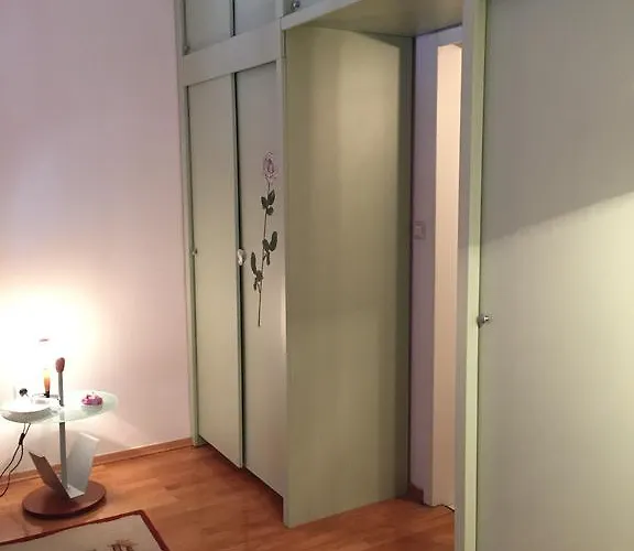 On Zdraviliski Trg 7