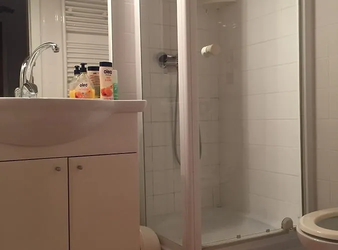 On Zdraviliski Trg 7 Рогашка Слатина